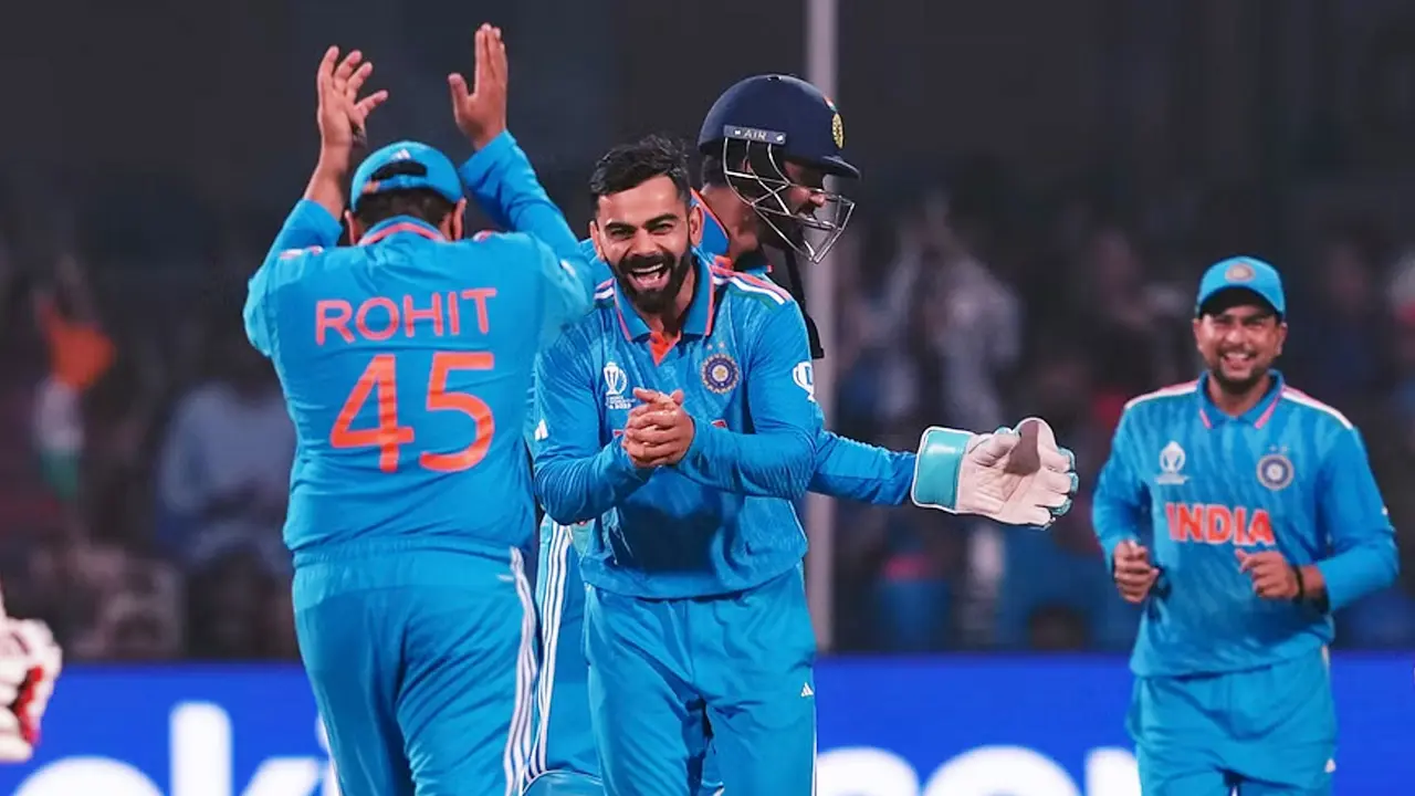বিশ্বকাপের মাঝেই ‘গোপন ফ্যাশন শো’ করেন রোহিত-কোহলিরা