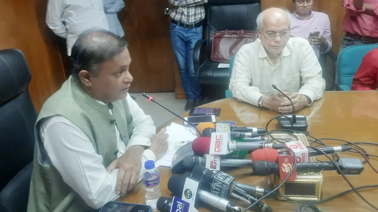 কেউ একটু দৌড় দিলে যারা বিবৃতি দেয় তারাও এখন চুপ