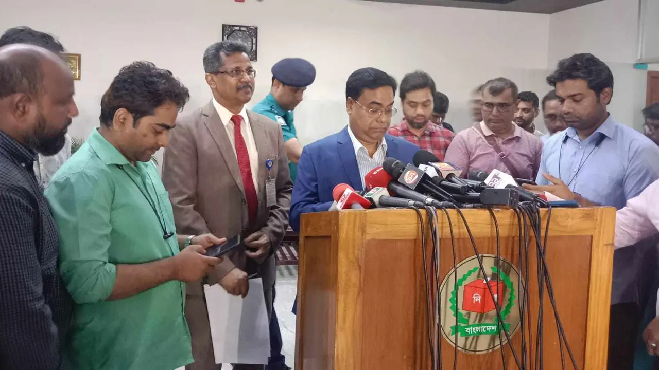 নির্বাচনের তফসিল বিষয়ে বুধবার সকালে জানাবে ইসি