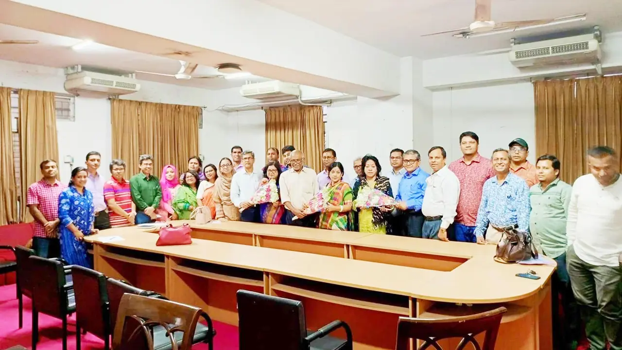জবি স্বাধীনতা শিক্ষক সমাজের সভাপতিসহ ৩ জনের নীলদলে যোগদান