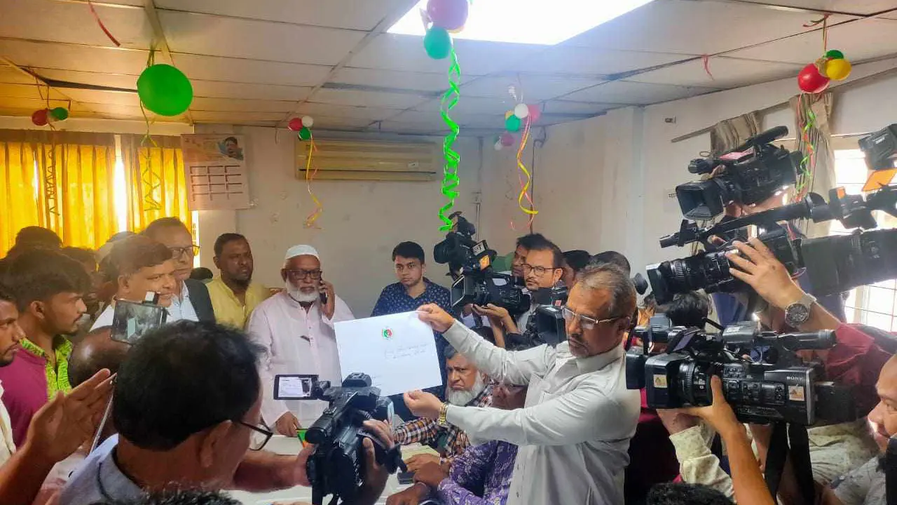দুই ঘণ্টা দেরিতে শুরু হলো জাতীয় পার্টির মনোনয়ন ফরম বিক্রি