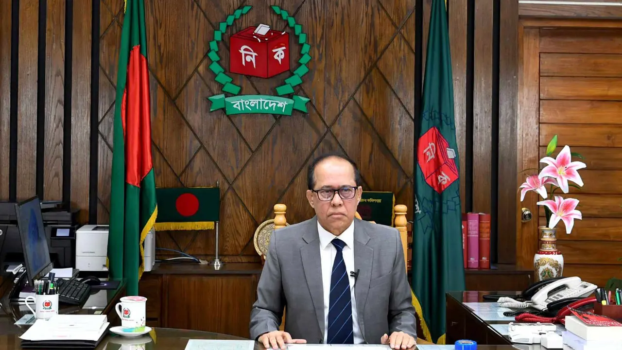 সংলাপের মাধ্যমে সমঝোতা অসাধ্য নয় : সিইসি