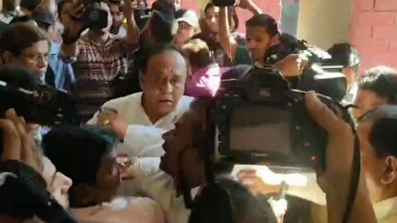 চট্টগ্রামে সাংবাদিকের ওপর চড়াও হলেন আ.লীগ প্রার্থী মোস্তাফিজ