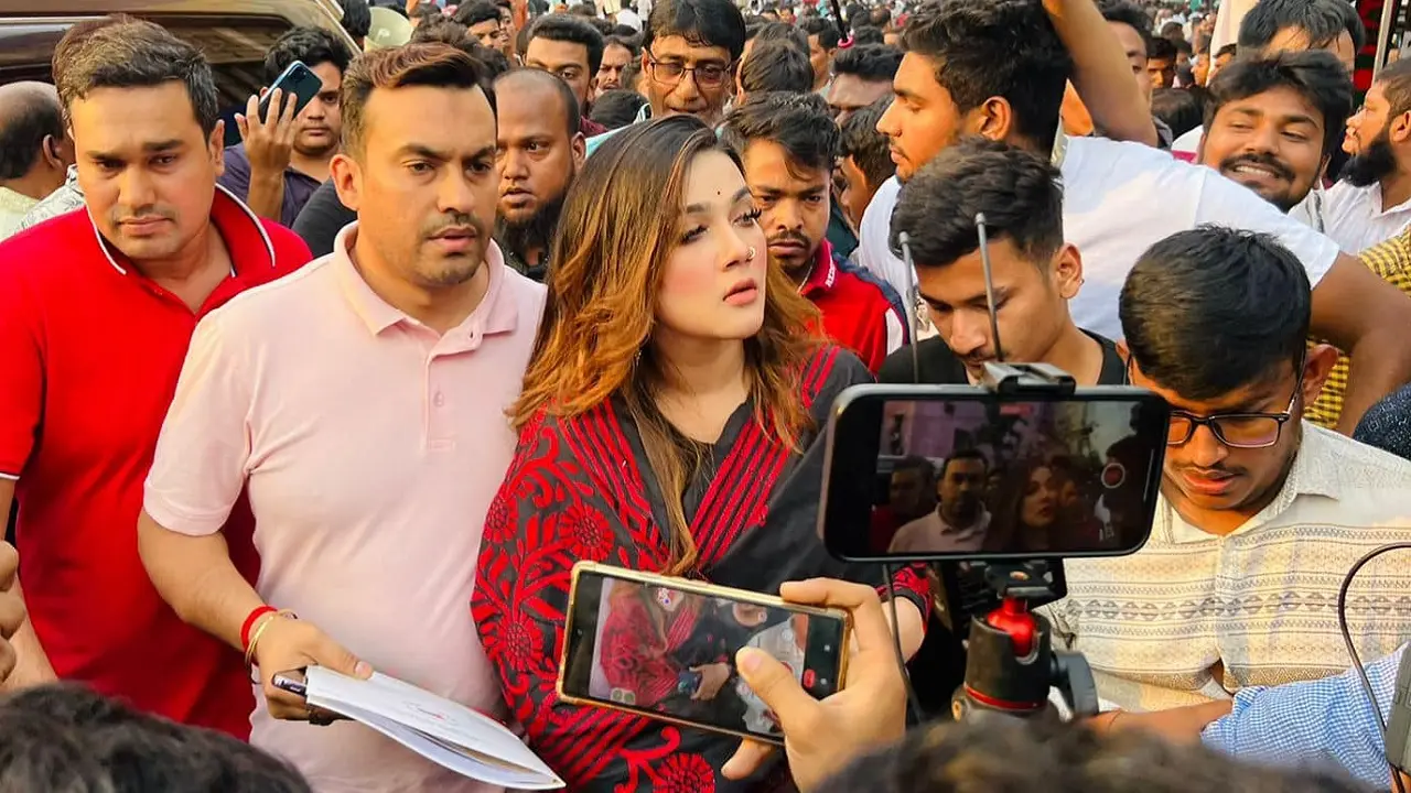 মনোনয়ন পেলেন না চিত্রনায়িকা মাহিয়া মাহি