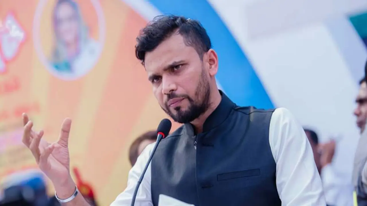 এবারও আ.লীগের মনোনয়ন ফরম কিনলেন মাশরাফি