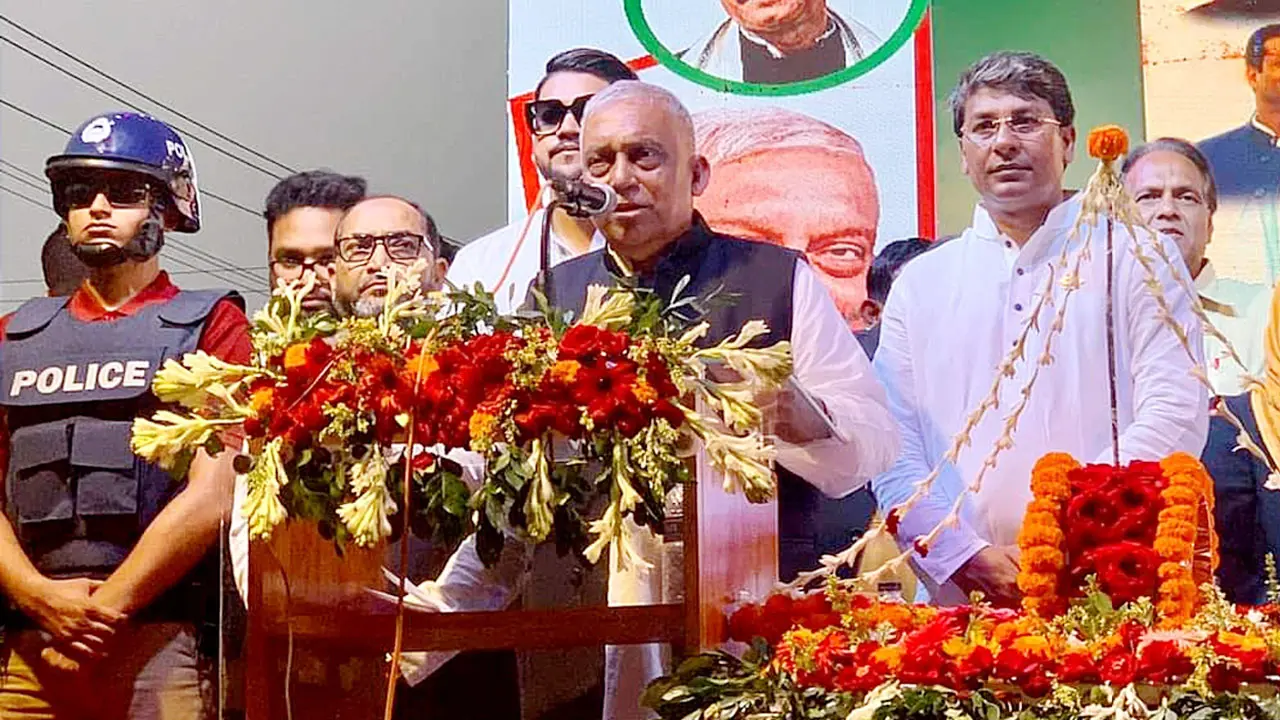 বাংলাদেশে শেখ হাসিনার কোনো বিকল্প নেই : স্বরাষ্ট্রমন্ত্রী