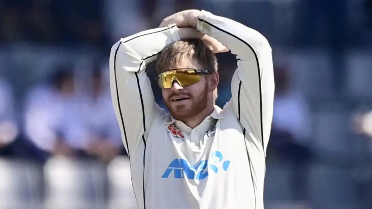 বলে লালা ব্যবহার গ্লেন ফিলিপসের, কী বলছে আইসিসি?