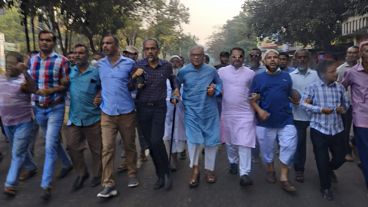অবরোধের সমর্থনে রাজধানীতে বিএনপির মিছিল
