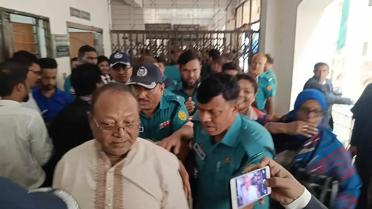 বাইডেনের ভুয়া উপদেষ্টাকাণ্ড : হাসান সারওয়ার্দী কারাগারে