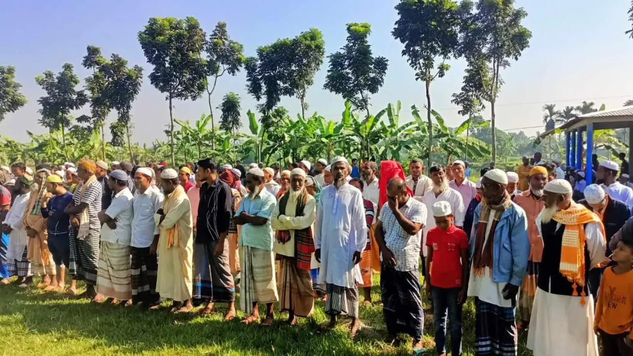 পাশাপাশি দাফন হলো বাবা-ছেলে ও নাতনির