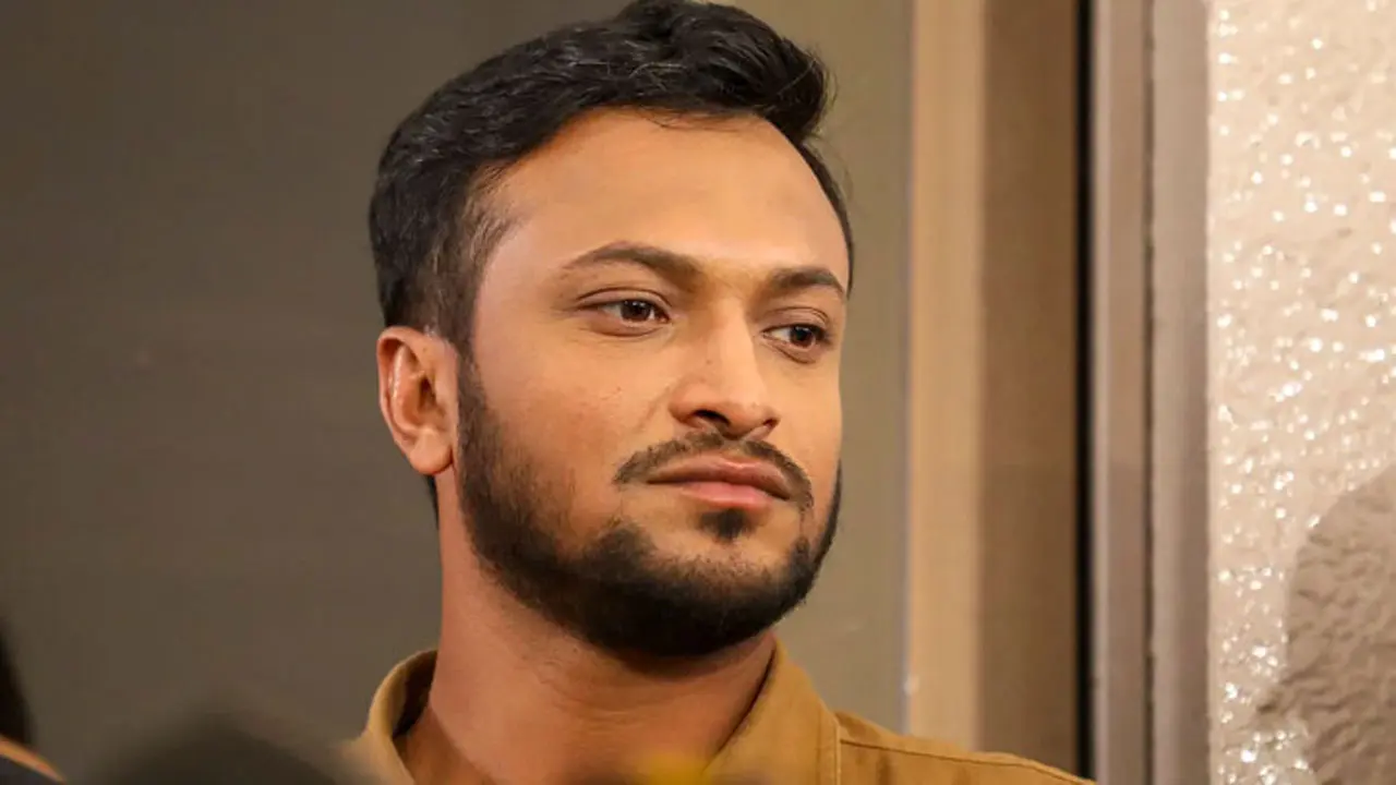যে ৩ আসনের জন্য মনোনয়ন ফরম কিনলেন সাকিব