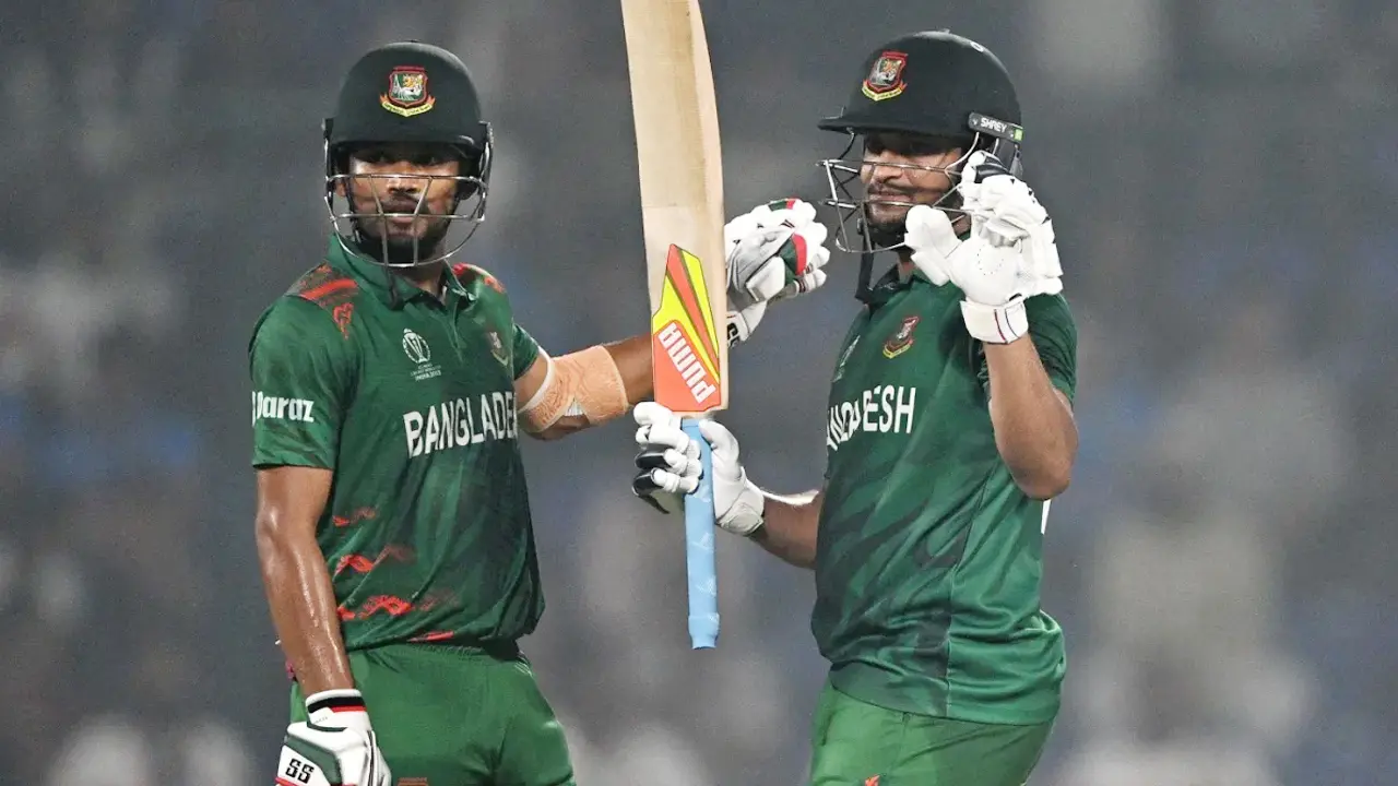 ‘টাইমড আউটে’র ম্যাচ জিতে টিকে রইল চ্যাম্পিয়ন্স ট্রফির আশা