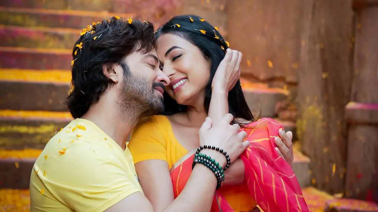 শাকিব-সোনালের কেমিস্ট্রি ‘জাস্ট লুকিং লাইক আ ওয়াও’!