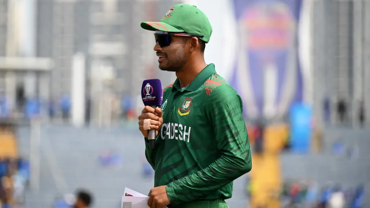 অস্ট্রেলিয়ার বিপক্ষে ব্যাটিংয়ে বাংলাদেশ, একাদশে ৩ পরিবর্তন