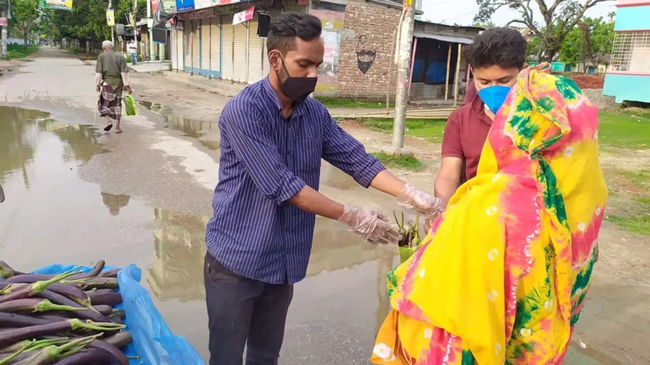 সারা দেশে সবজি বিক্রি শুরু করেছে ছাত্রলীগ