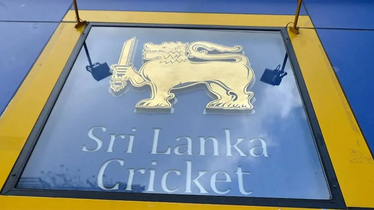 বিশ্বকাপের মাঝেই বরখাস্ত পুরো ক্রিকেট বোর্ড 