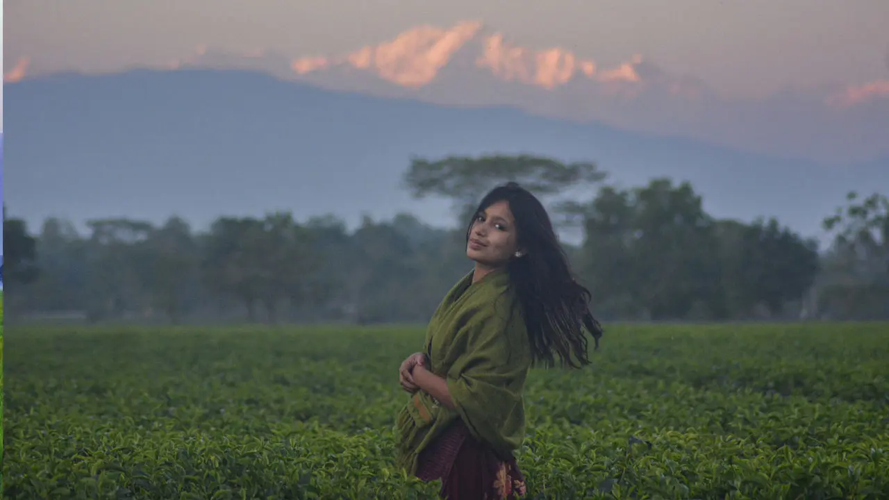 অপরূপ মায়ায় শোভা ছড়াচ্ছে কাঞ্চনজঙ্ঘা