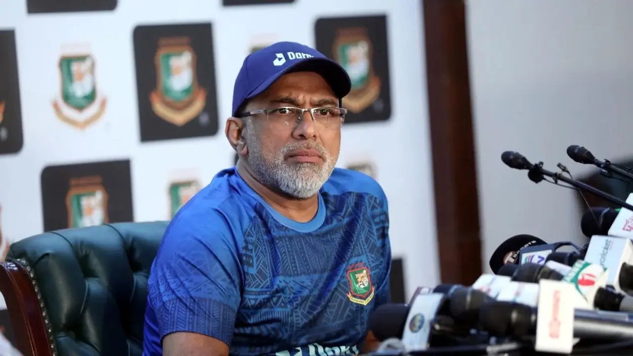 বিশ্বকাপ ব্যর্থতায় হাথুরুর ব্যাখ্যা চেয়েছে বিসিবি