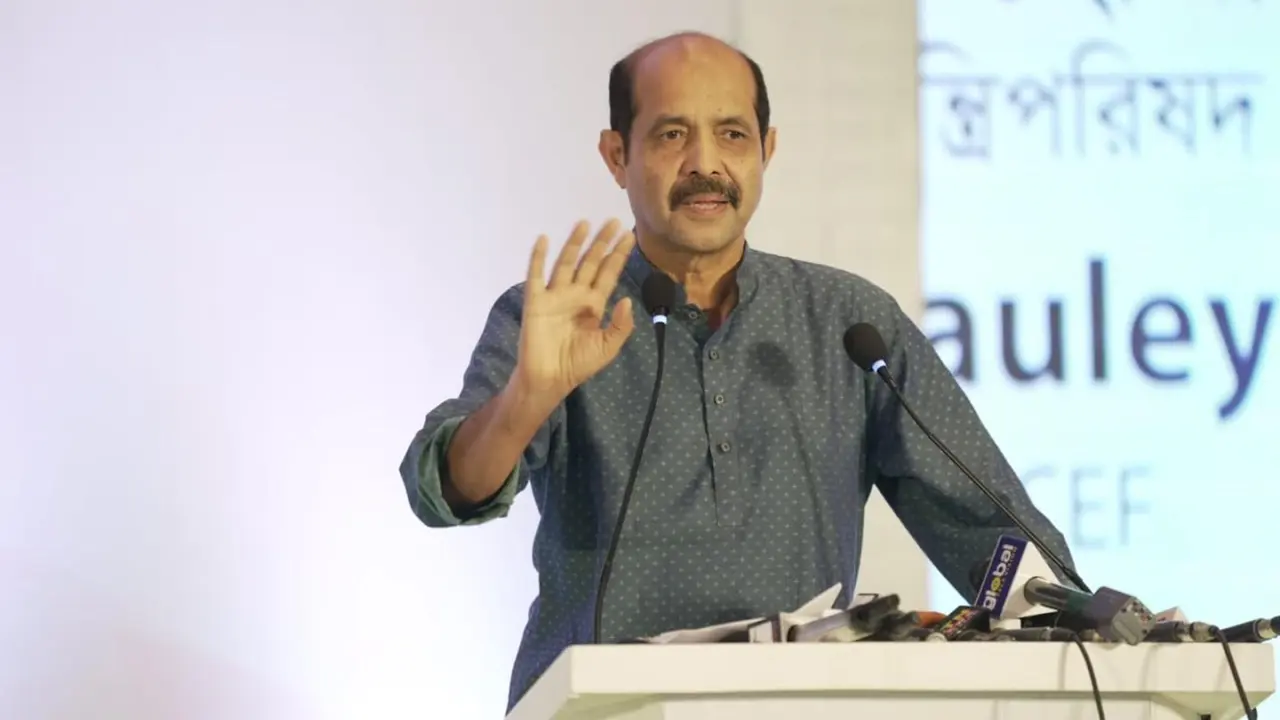 জন্ম নিবন্ধনে ভোগান্তি, গালি খেতে হয় আমাদের : মেয়র আতিক