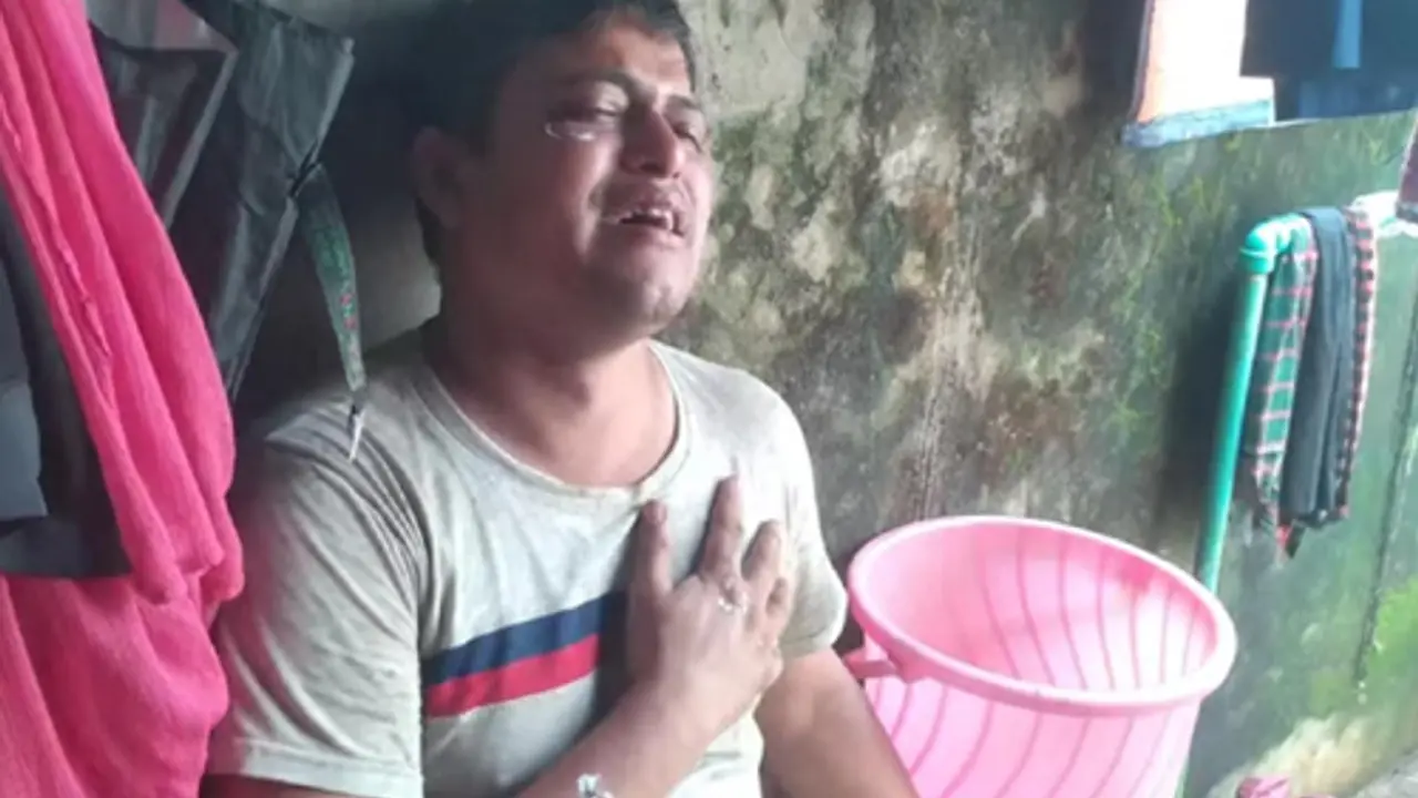 চোখের সামনে দুই ছেলেকে পুড়তে দেখে পাগলপ্রায় বাবা-মা
