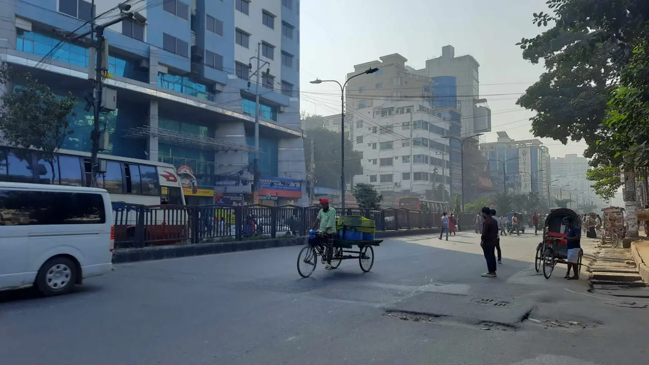 স্লোগান দিয়ে, ছবি তুলে দুই মিনিটে ‘হাওয়া’ বিএনপি নেতাকর্মীরা