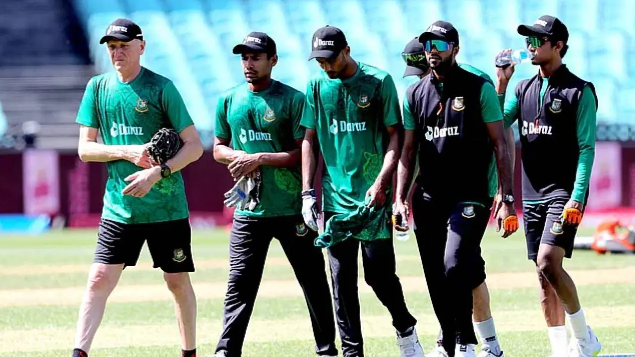 ‘সেই তুমি কেন এত অচেনা হলে?’