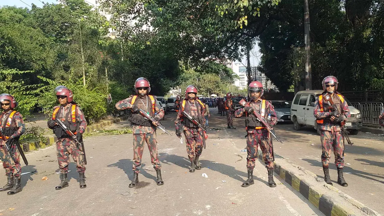 রাজধানীতে ১০ প্লাটুন বিজিবি মোতায়েন