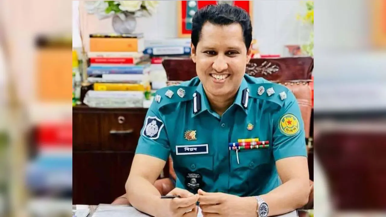জামায়াতকে সমাবেশের অনুমতি দেওয়ার প্রশ্নই আসে না : বিপ্লব কুমার