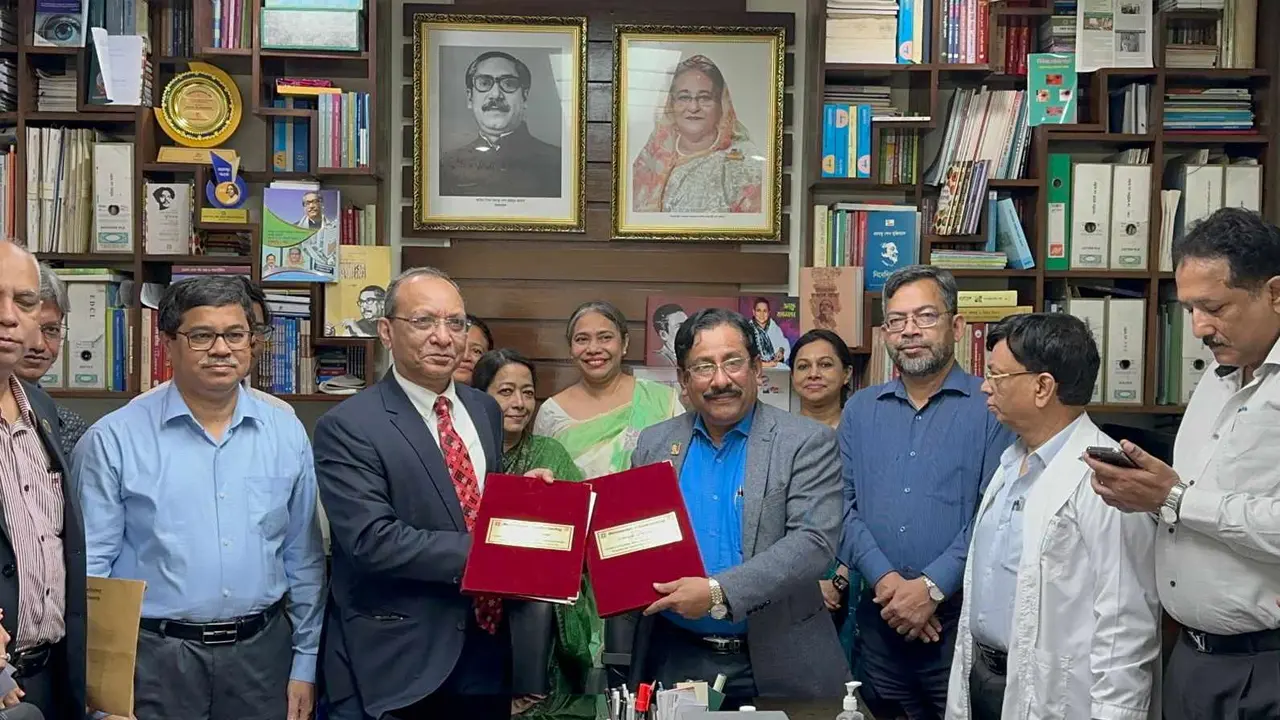 বিএসএমএমইউর ইপনা ও রাবির মনোবিদ্যা বিভাগের সমঝোতা সই