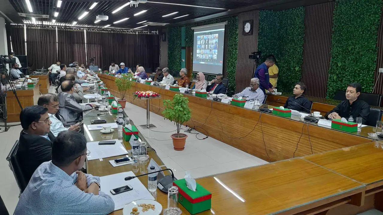 আমরা নিষ্ঠা ও আন্তরিকতার সঙ্গে কাজ করে যাচ্ছি : সিইসি