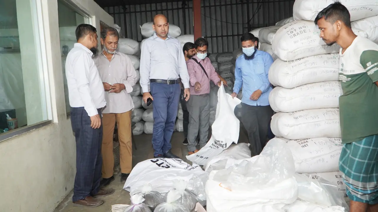 চা ব্যবসায় অনিয়ম : চট্টগ্রামে ৩ প্রতিষ্ঠানকে জরিমানা