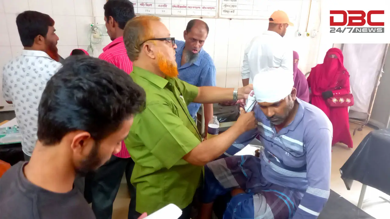 ডিবিসি নিউজের ‘ইলেকশন এক্সপ্রেস’ অনুষ্ঠান চলাকালে হামলা, আহত ১০