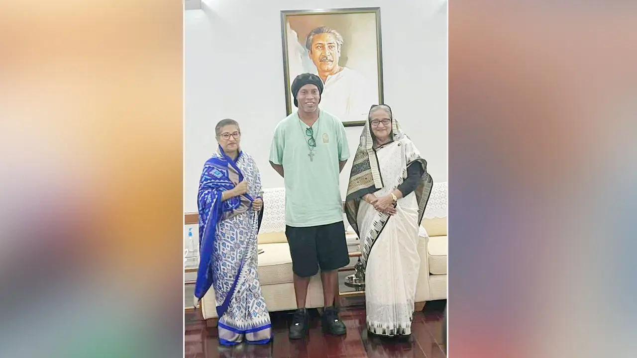 প্রধানমন্ত্রীর সঙ্গে রোনালদিনহোর সাক্ষাৎ
