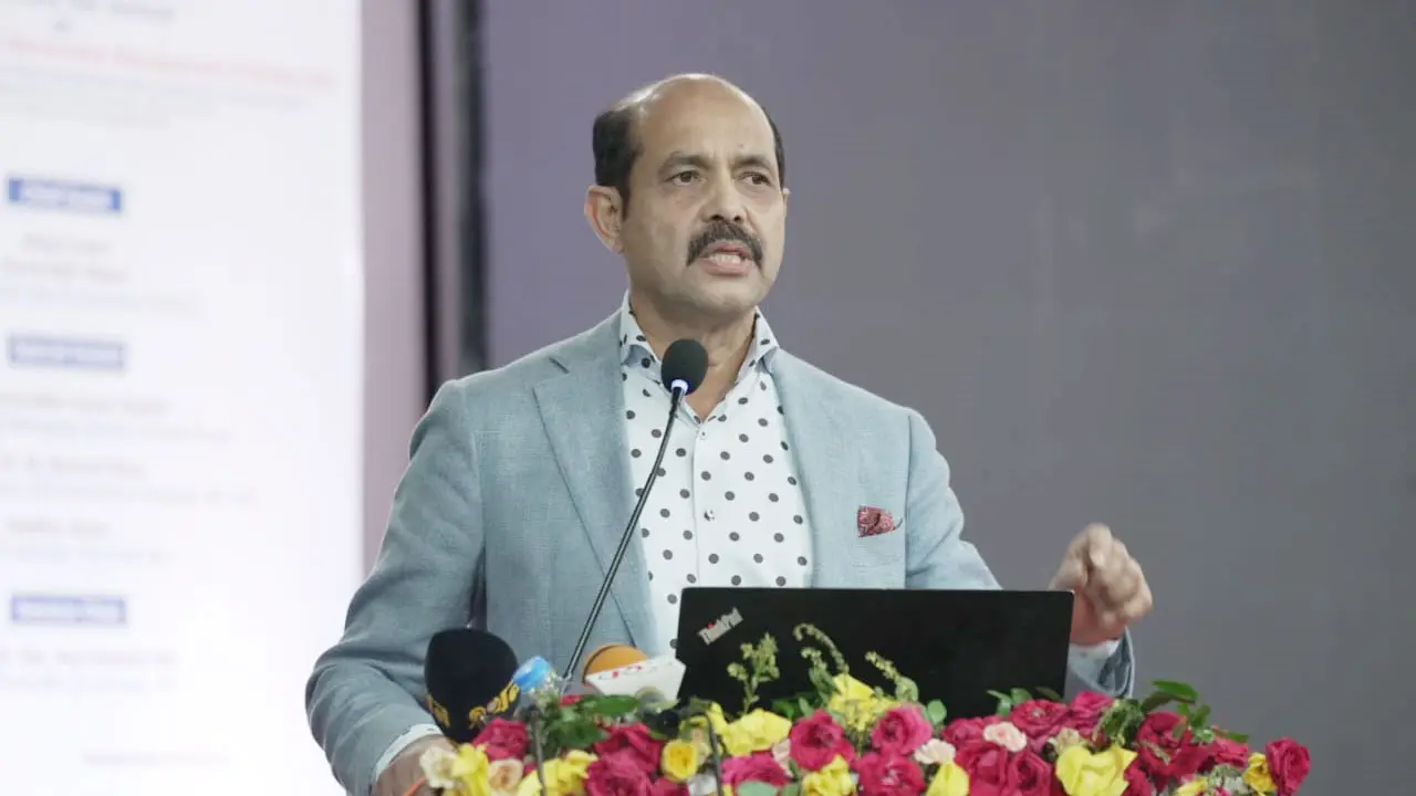 জলাধার ভরাট করে স্থাপনা নির্মাণকারীদের বিরুদ্ধে রুখে দাঁড়াতে হবে