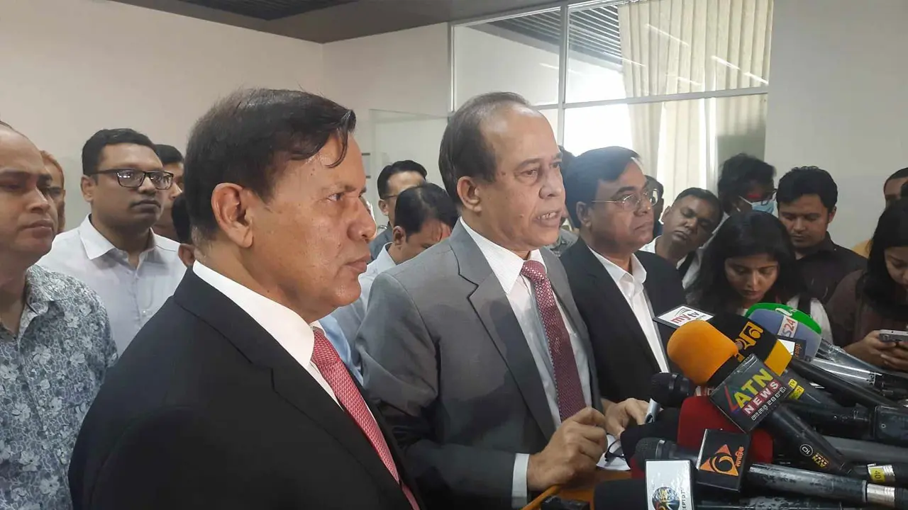 স্পষ্ট করে বলতে চাই, নির্বাচন যথাসময়ে হবে : সিইসি