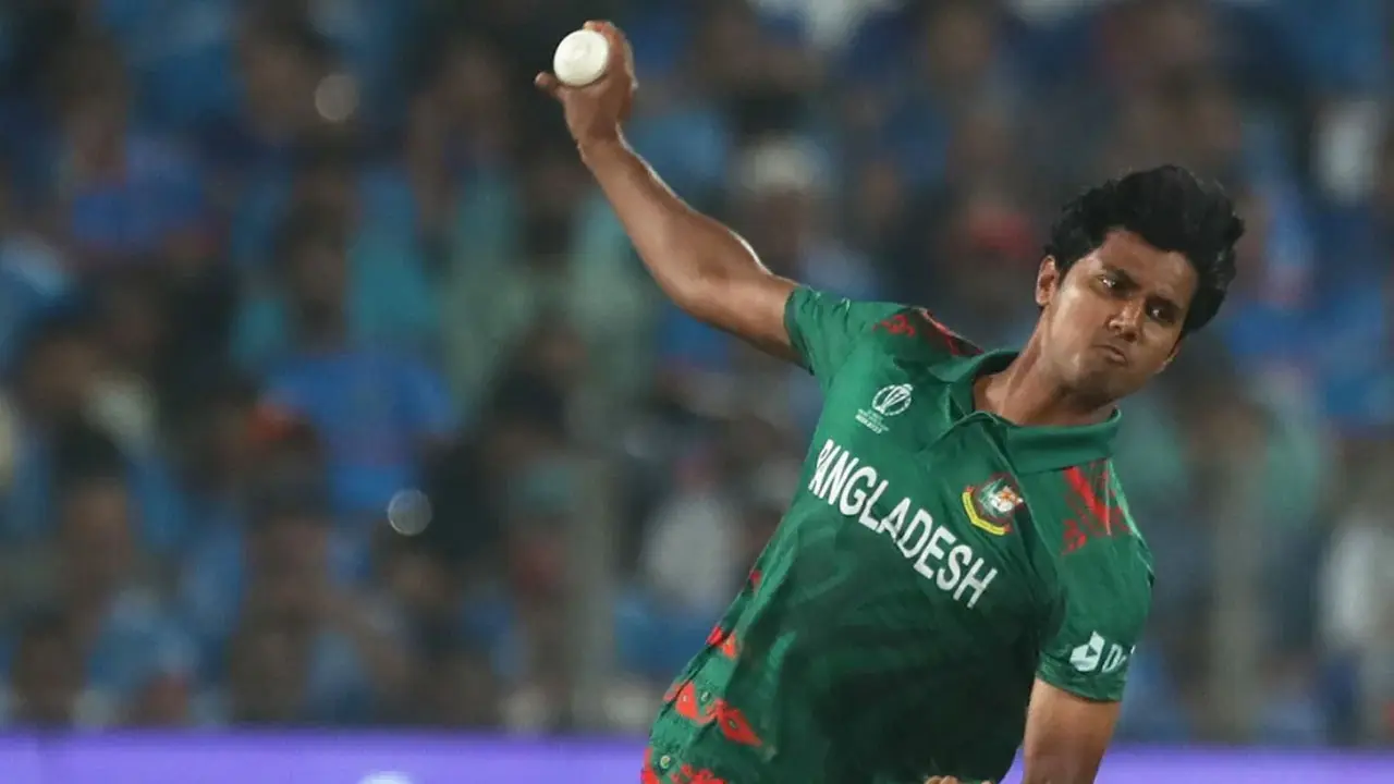 ১ বলে ১৪ রান দিলেন হাসান