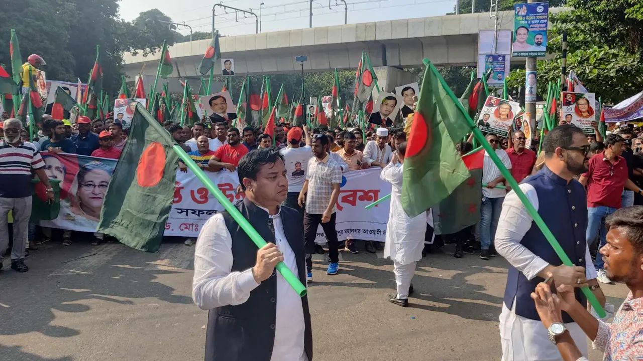 হাজার হাজার নেতাকর্মী নিয়ে সমাবেশে যোগ দিয়েছেন জাহাঙ্গীর আলম