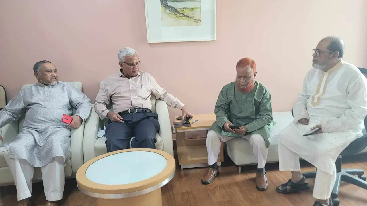 খালেদা জিয়াকে বিদেশ পাঠিয়ে সু-চিকিৎসার দাবি জামায়াতের
