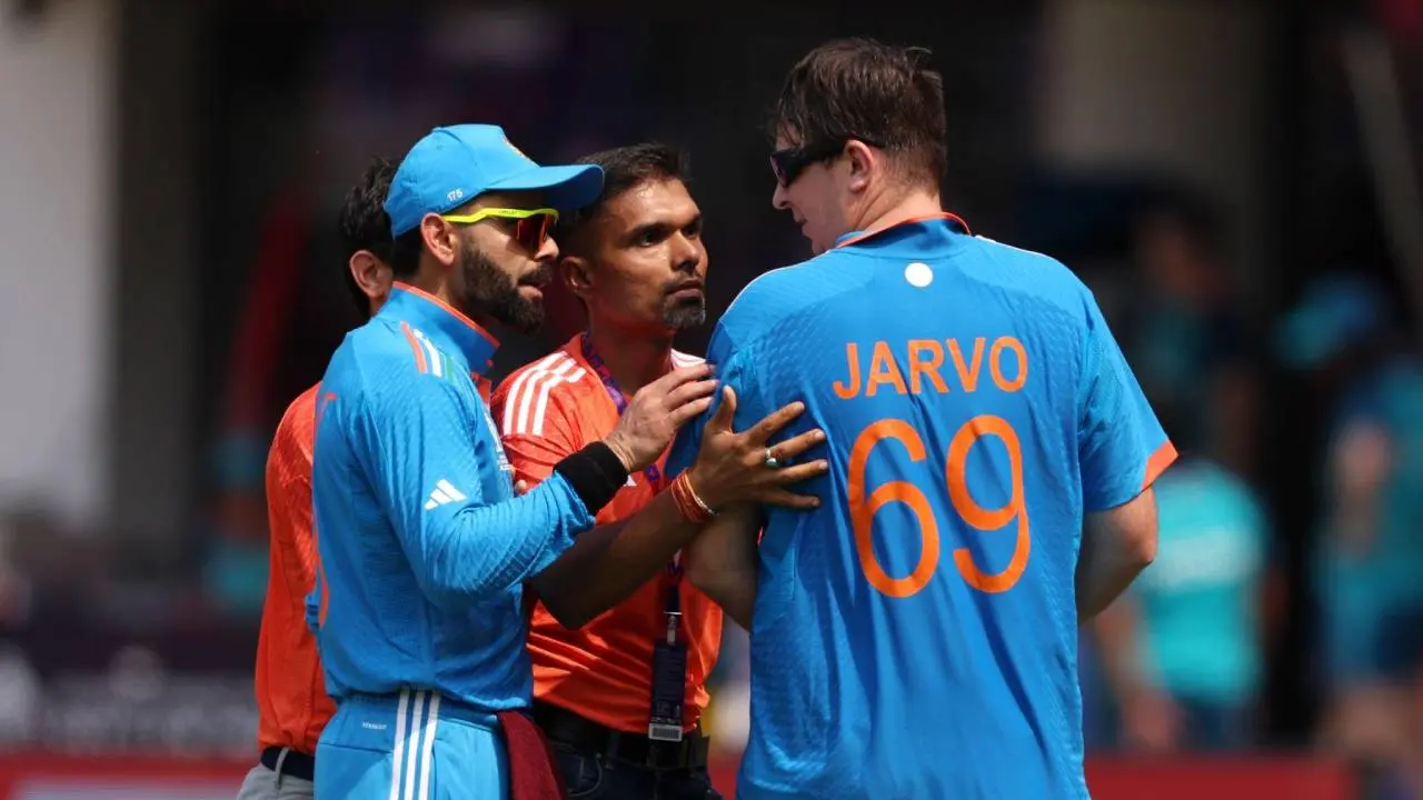 বিশ্বকাপের মাঠেও ঢুকে পড়লেন জারভো ৬৯
