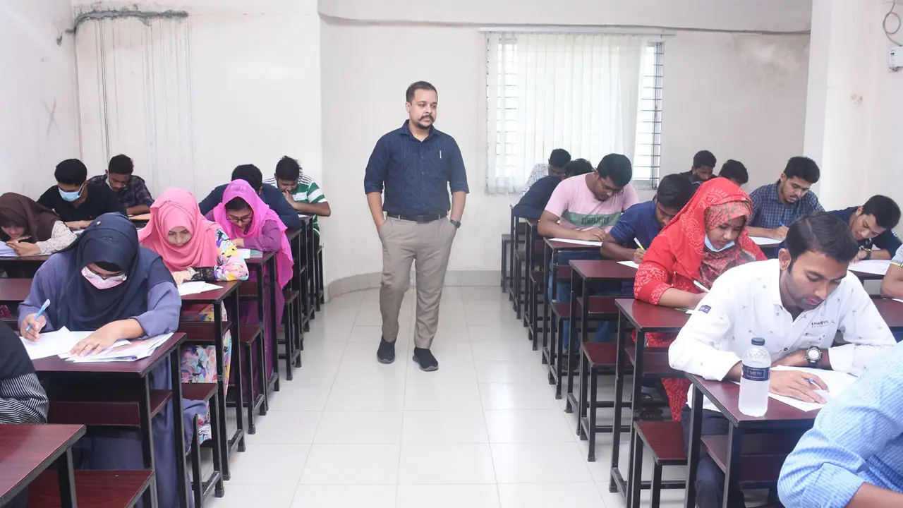 বরেন্দ্র বিশ্ববিদ্যালয়ে নিয়োগ বিজ্ঞপ্তি, লাগবে না অভিজ্ঞতা