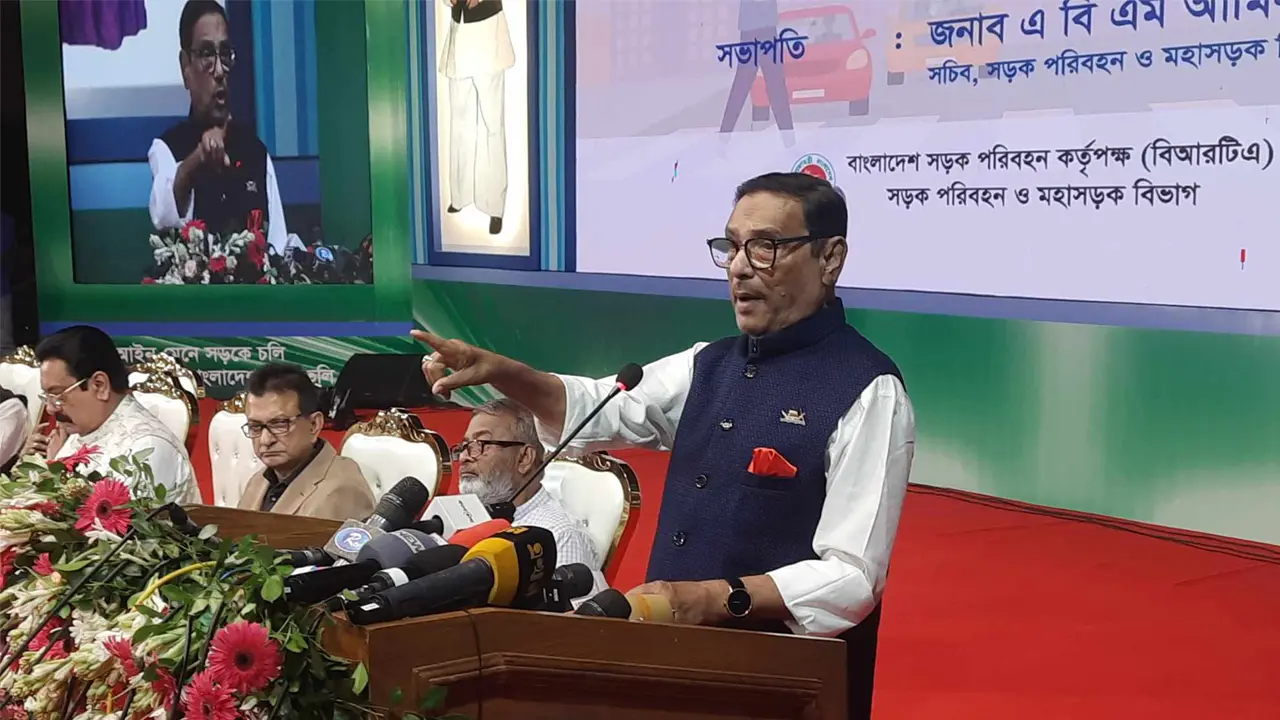 ‘আমাদের গাড়িগুলোর দিকে তাকালে মনে হয় গরিব গরিব চেহারা’