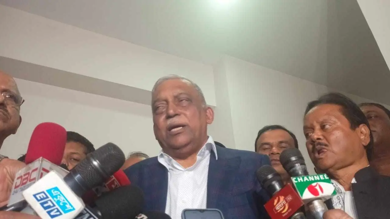 গণসমাবেশ বা ষড়যন্ত্র নয়, নির্বাচনে আসতে হবে