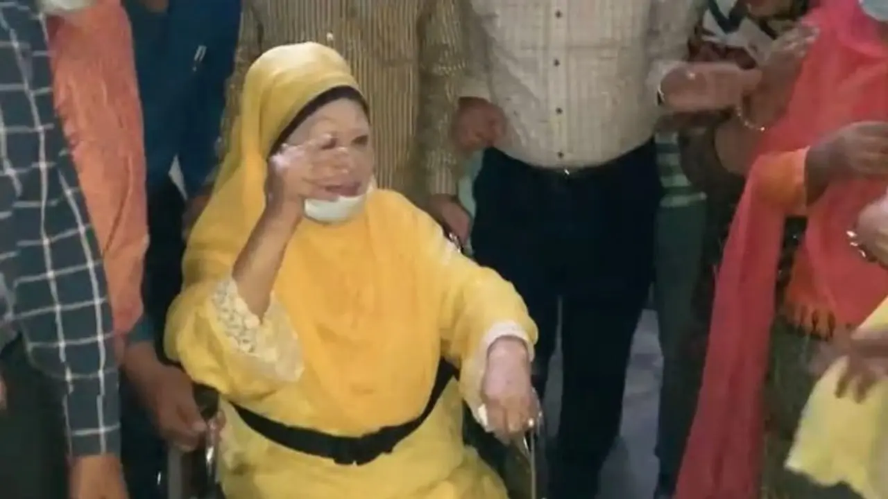 চিকিৎসার জন্য খালেদা জিয়াকে বিদেশ পাঠানোর আহ্বান বিশিষ্টজনদের