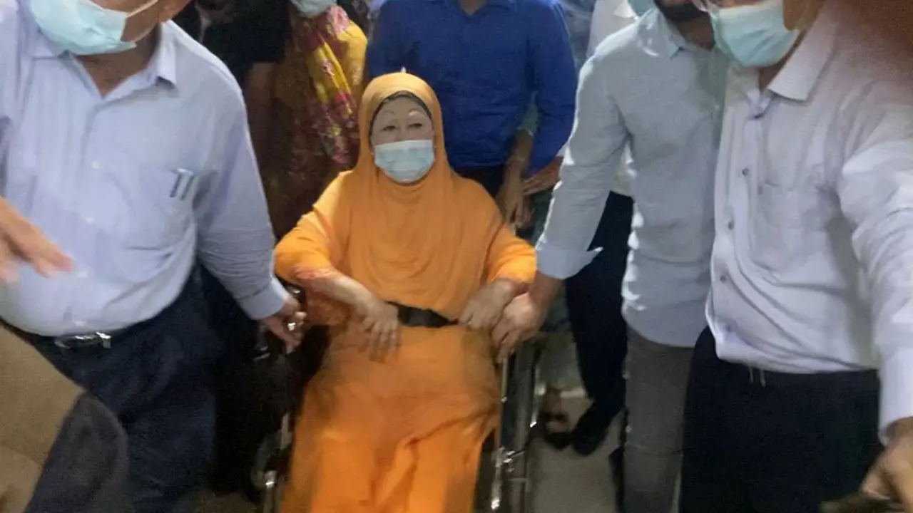 হাসপাতালে ২ মাস, কেমন আছেন খালেদা জিয়া?