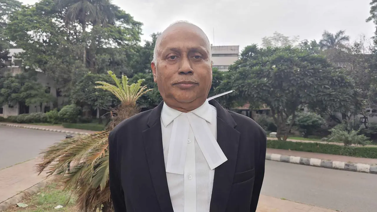 খালেদা জিয়া ও হাজি সেলিম নির্বাচন করতে পারবেন না : খুরশীদ আলম