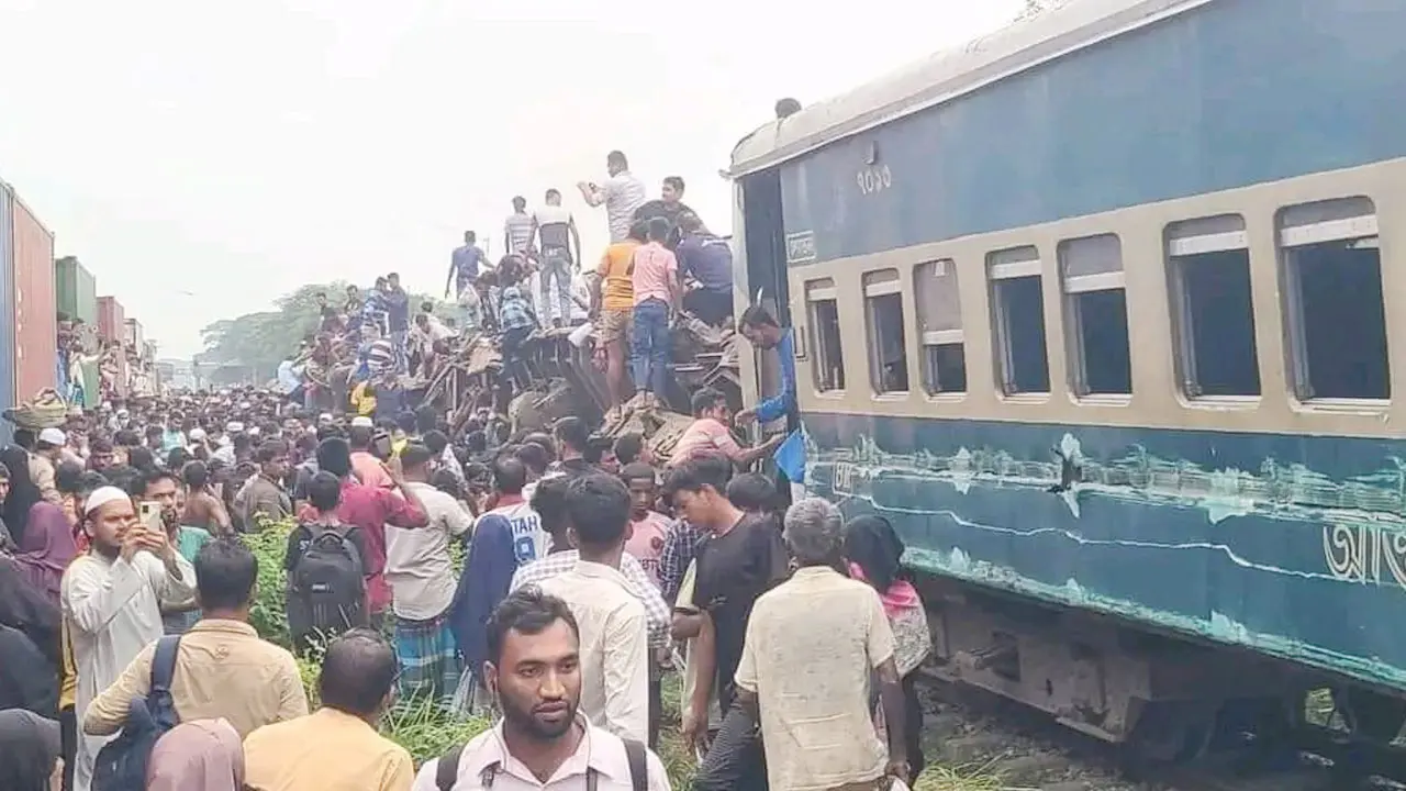 ভৈরবে ভয়াবহ ট্রেন দুর্ঘটনায় নিহত বেড়ে ১০
