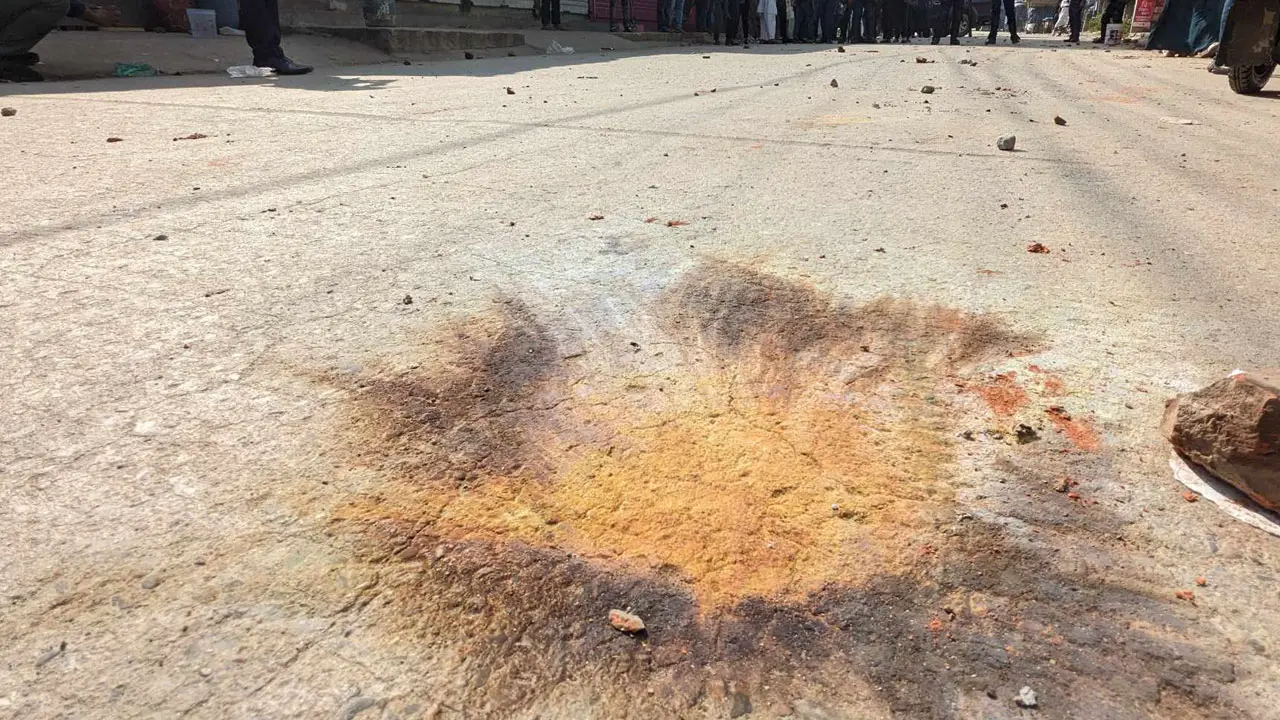 মাতুয়াইলে ৪ ককটেল বিস্ফোরণ, পুলিশের ধাওয়া