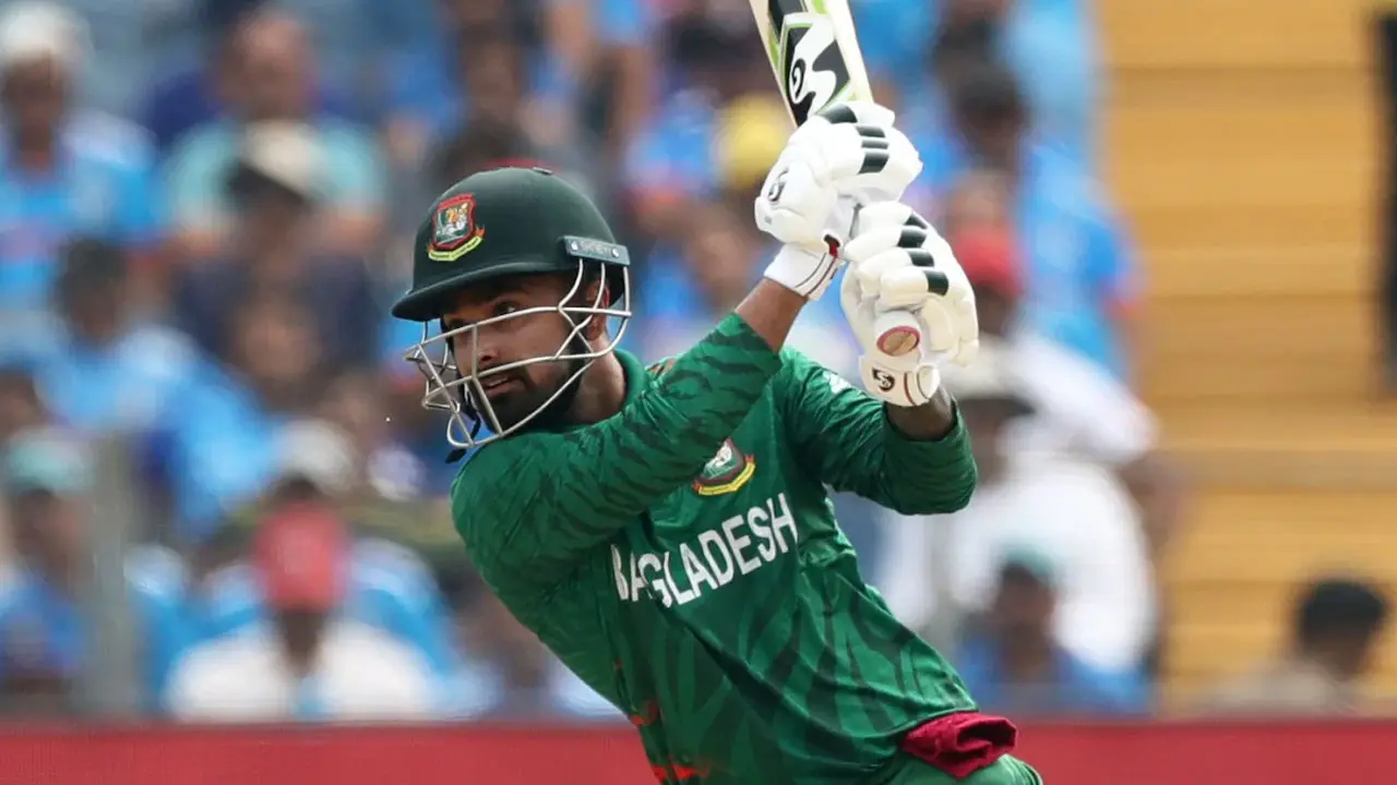 বিতর্ক ছাপিয়ে ফিফটি, এরপরই ফিরলেন লিটন
