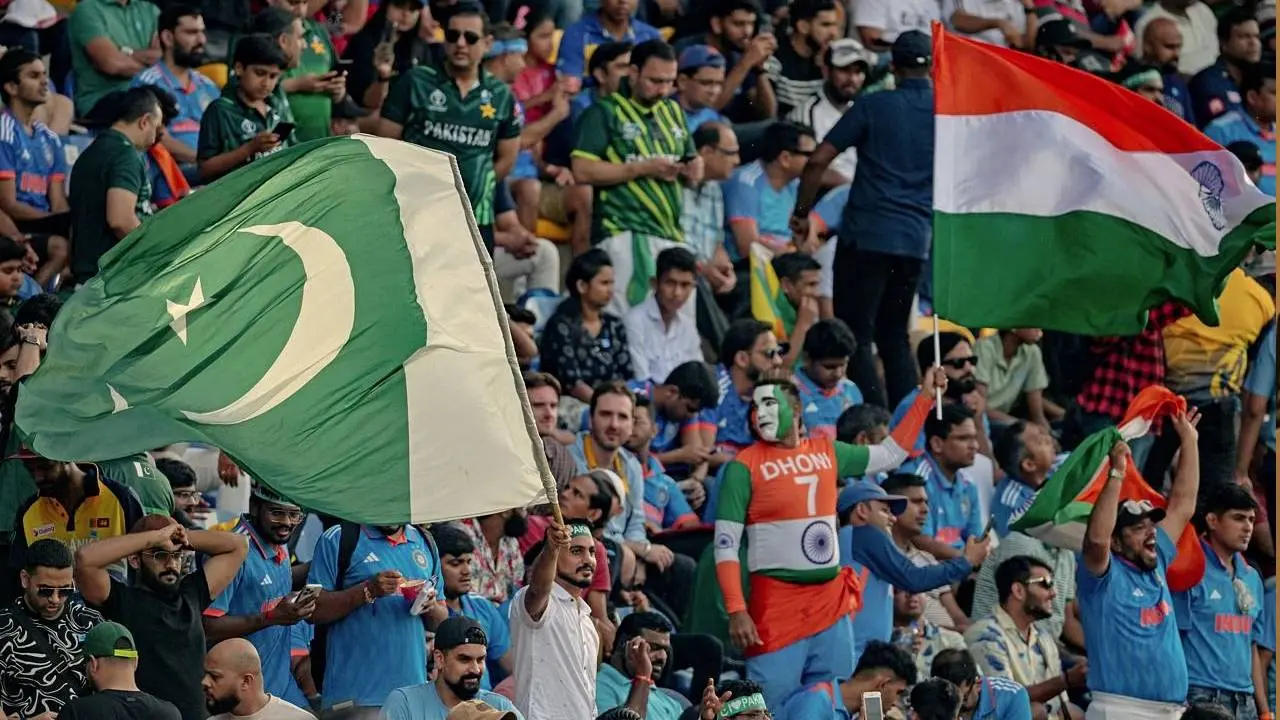 সোয়া তিন লাখ টাকায় পাক-ভারত ম্যাচের ভুয়া টিকিট বিক্রি 
