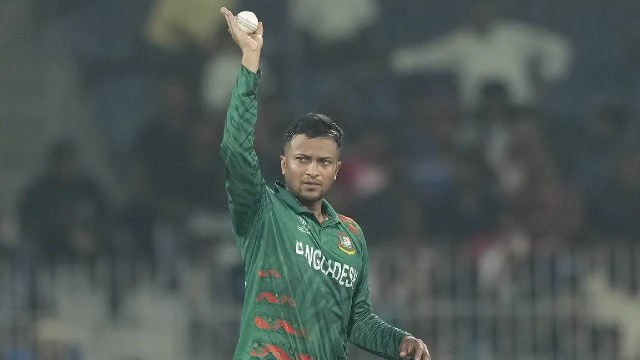 চোট নিয়েই খেলতে চান সাকিব, ঝুঁকি নিতে চায় না টিম ম্যানেজমেন্ট